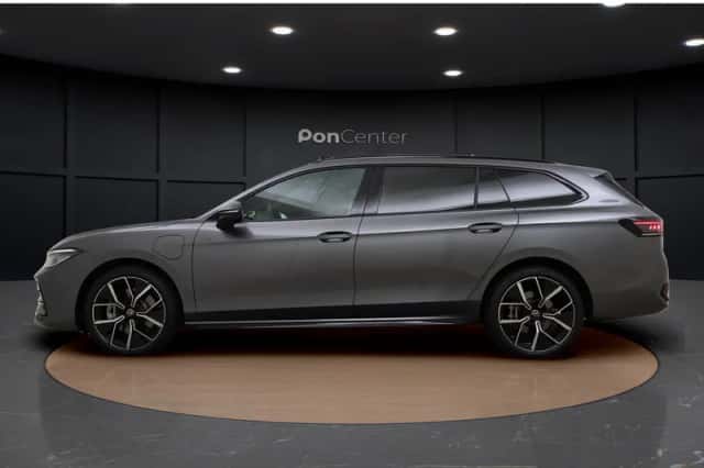 Volkswagen Passat (2025) thumbnail 6
