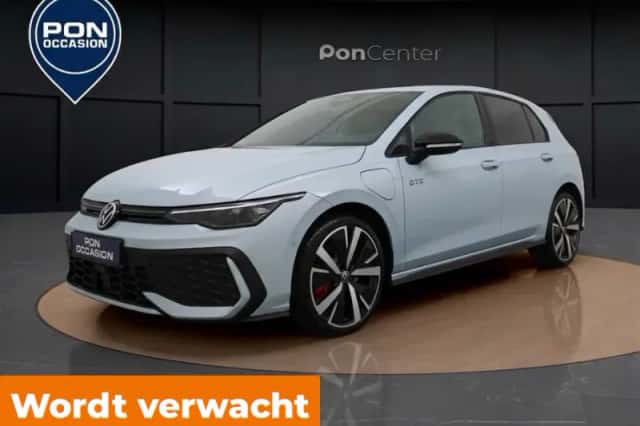 Volkswagen Golf (2025) thumbnail 2