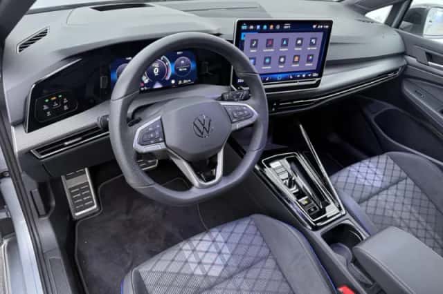 Volkswagen Golf (2026) thumbnail 4