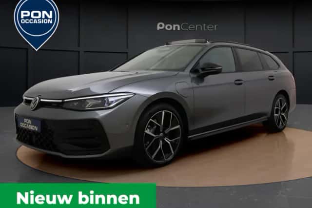 Volkswagen Passat (2025) thumbnail 2
