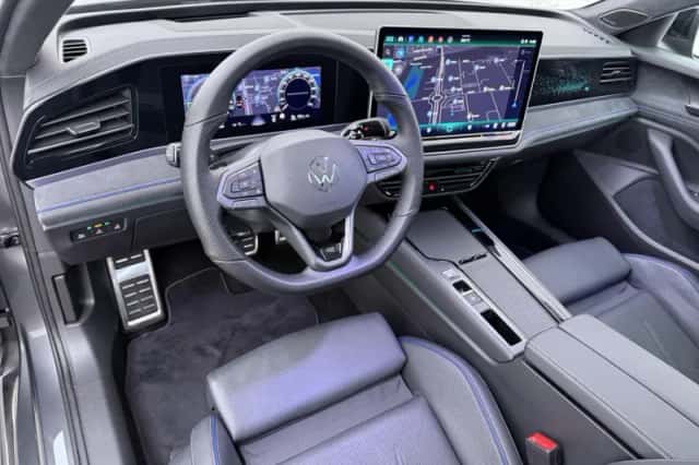 Volkswagen Passat (2025) thumbnail 4