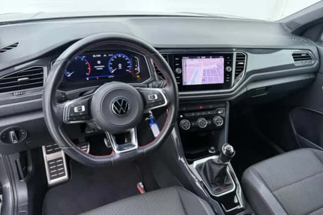 Volkswagen T-Roc (2021) thumbnail 4