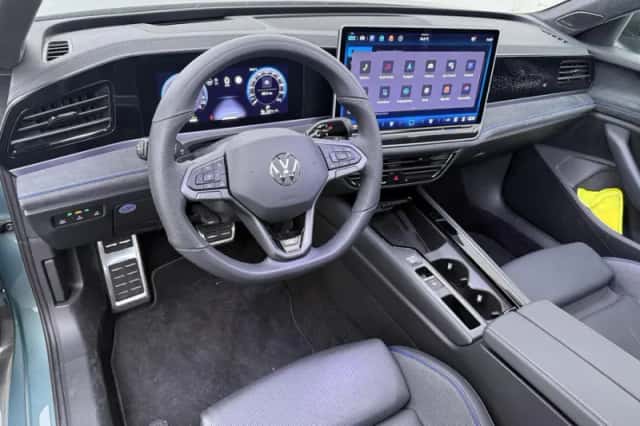 Volkswagen Passat (2025) thumbnail 4