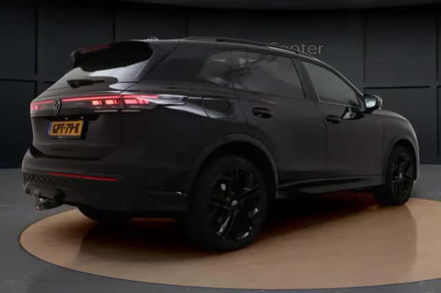 Volkswagen Tiguan (2024) thumbnail 6
