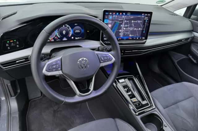 Volkswagen Golf (2026) thumbnail 4