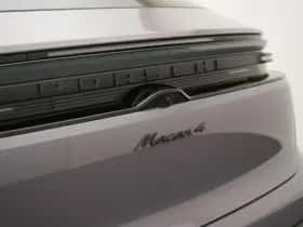 Porsche Macan (2026) thumbnail 12