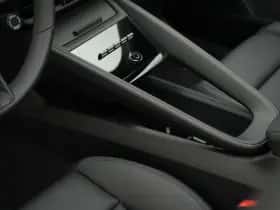 Porsche Macan (2026) thumbnail 30