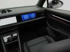 Porsche Macan (2026) thumbnail 36