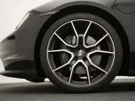 Porsche Taycan (2025) thumbnail 4