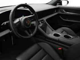 Porsche Taycan (2025) thumbnail 5