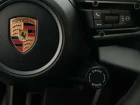 Porsche Taycan (2025) thumbnail 41