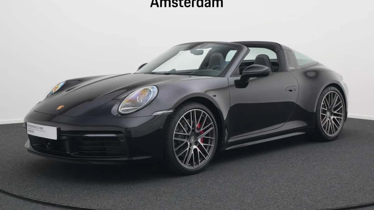 Porsche 911 (2021) — foto 1