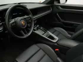Porsche 911 (2021) thumbnail 5