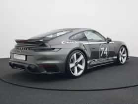 Porsche 911 (2025) thumbnail 2