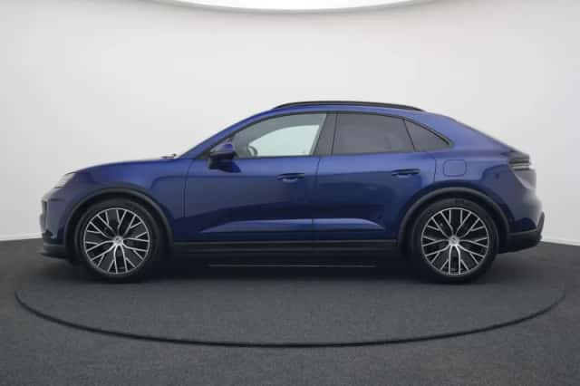 Porsche Macan (2026) thumbnail 2