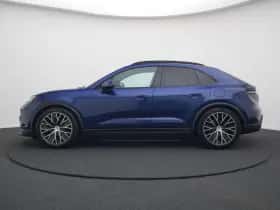 Porsche Macan (2025) thumbnail 2
