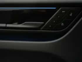Porsche Macan (2025) thumbnail 25