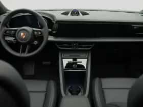 Porsche Macan (2025) thumbnail 30