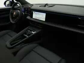 Porsche Macan (2025) thumbnail 39