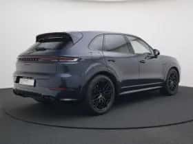 Porsche Cayenne (2024) thumbnail 3