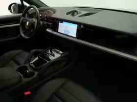 Porsche Cayenne (2024) thumbnail 45