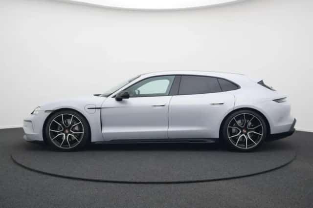 Porsche Taycan (2026) thumbnail 2