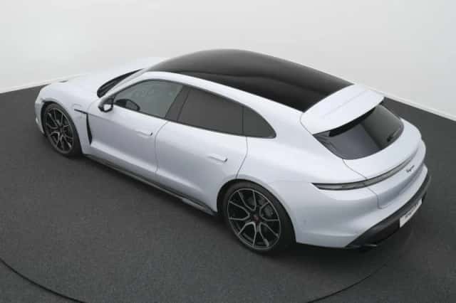 Porsche Taycan (2026) thumbnail 3