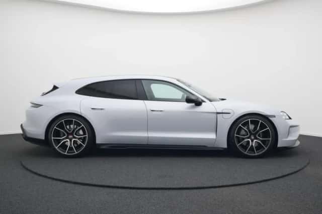 Porsche Taycan (2026) thumbnail 5
