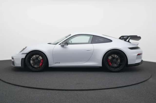 Porsche 911 (2026) thumbnail 2