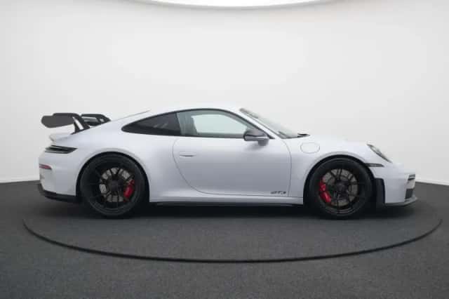 Porsche 911 (2026) thumbnail 4