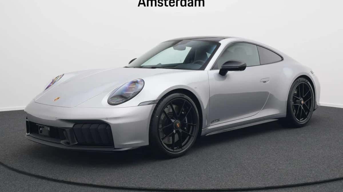 Porsche 911 (2025) — foto 1