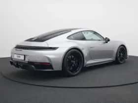 Porsche 911 (2025) thumbnail 2