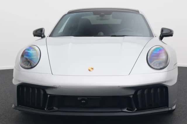 Porsche 911 (2025) thumbnail 6