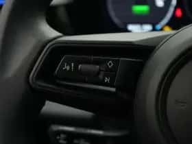 Porsche Macan (2025) thumbnail 30