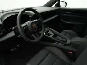 Porsche Macan (2025) thumbnail 5