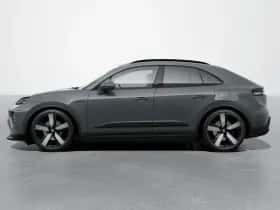 Porsche Macan (2025) thumbnail 2