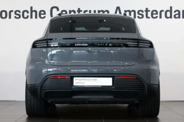 Porsche Macan (2025) thumbnail 4