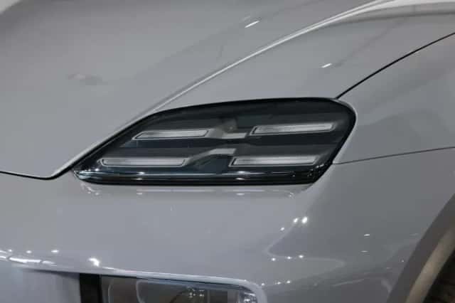 Porsche Macan (2025) thumbnail 5