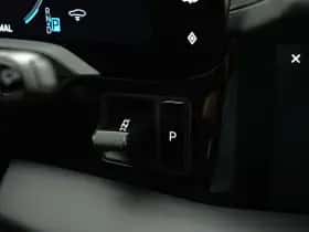 Porsche Taycan (2024) thumbnail 34
