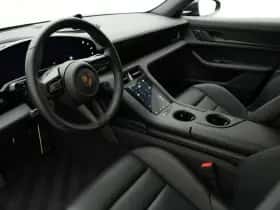 Porsche Taycan (2024) thumbnail 5