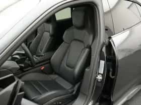Porsche Taycan (2024) thumbnail 6