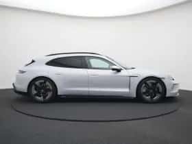 Porsche Taycan (2024) thumbnail 2