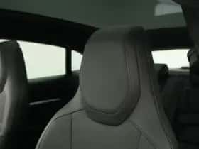 Porsche Taycan (2024) thumbnail 25