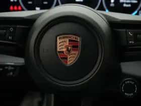Porsche Taycan (2024) thumbnail 36