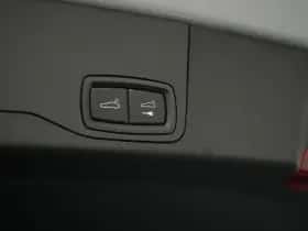Porsche Taycan (2024) thumbnail 42