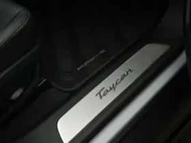 Porsche Taycan (2024) thumbnail 43