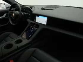 Porsche Taycan (2024) thumbnail 44