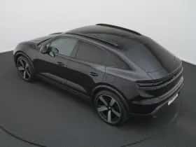 Porsche Macan (2026) thumbnail 3