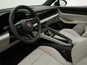 Porsche Macan (2026) thumbnail 30