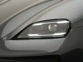 Porsche Taycan (2025) thumbnail 12